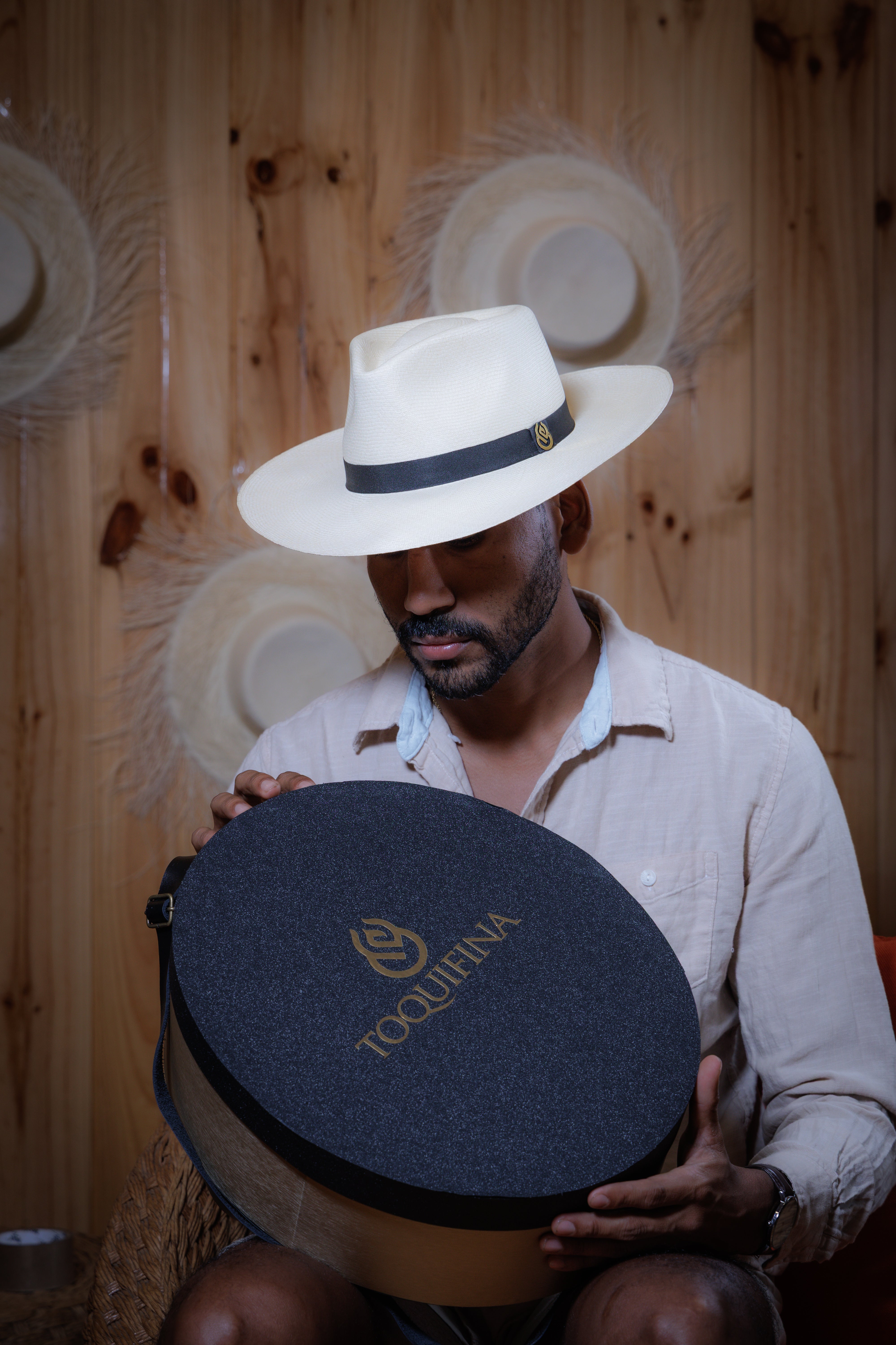 Caja artesanal para sombrero